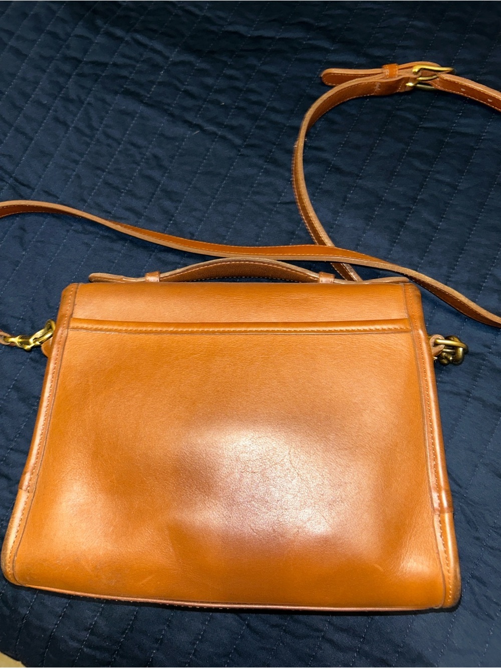 Vintage Coach Leather Shoulder Bag in Cognac Brown - Classic Women's Crossbody - Picture 2 of 9